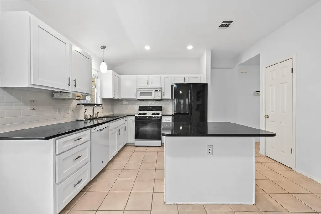 9401 Notches Drive Austin TX 78748