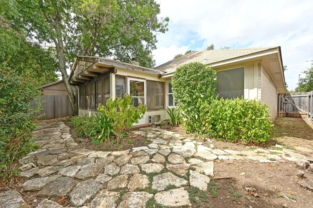 9401 Notches Drive Austin TX 78748