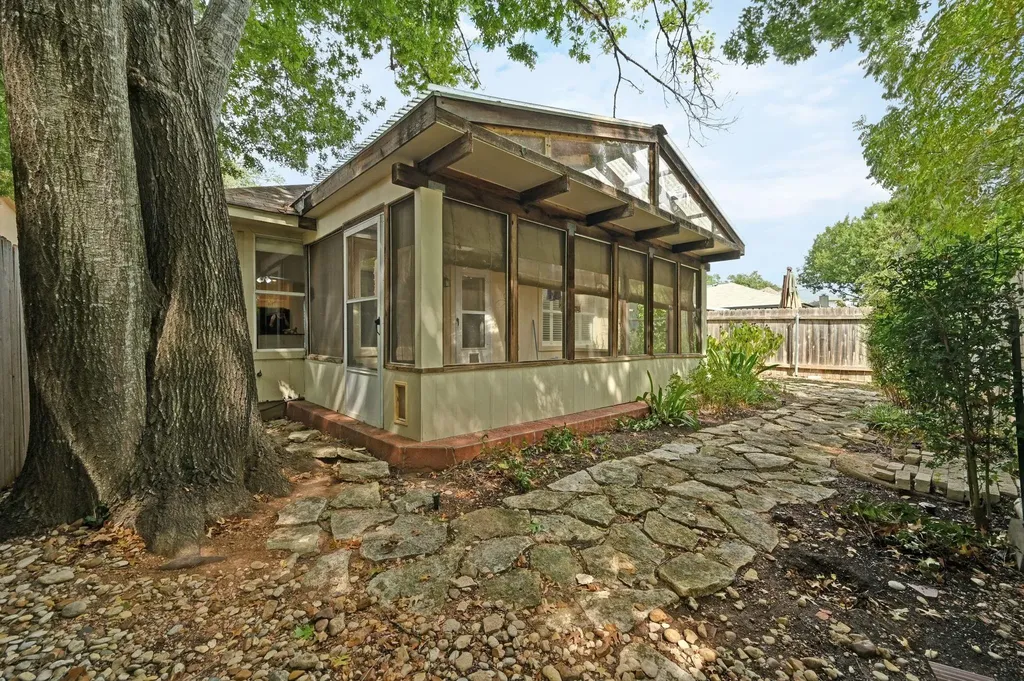 9401 Notches Drive Austin TX 78748