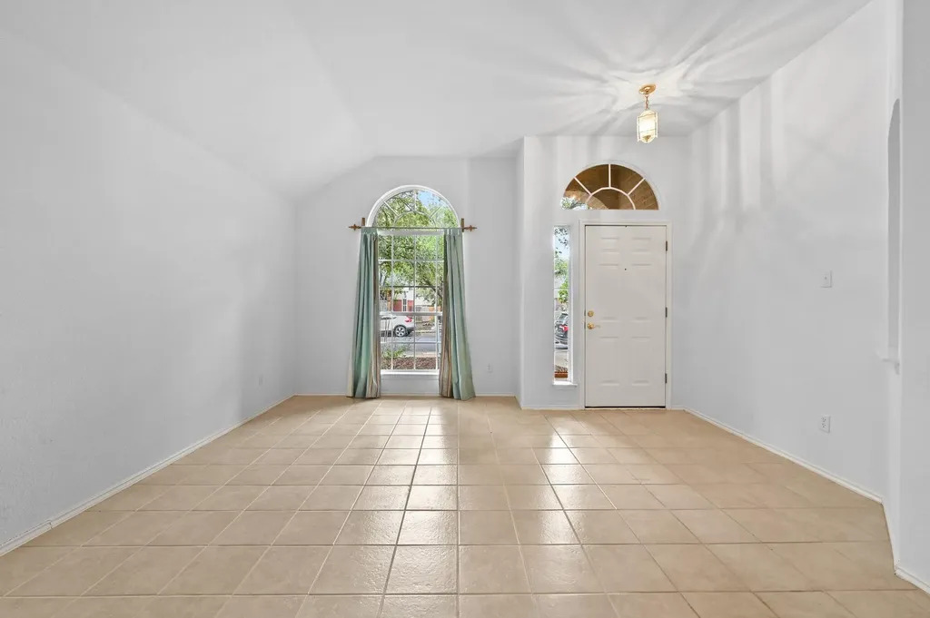 9401 Notches Drive Austin TX 78748