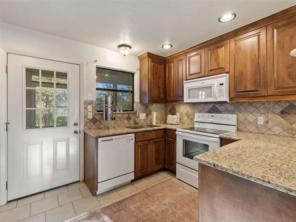 7601 Nez Perce Trace Manor TX 78653