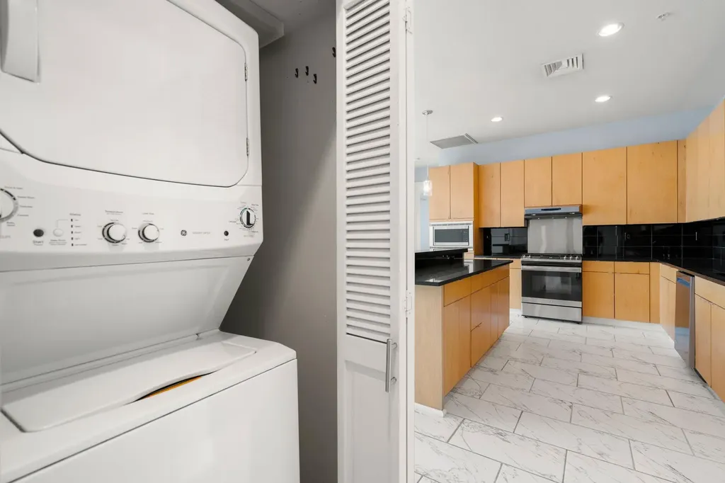 555 E 5th Street Austin TX 78701