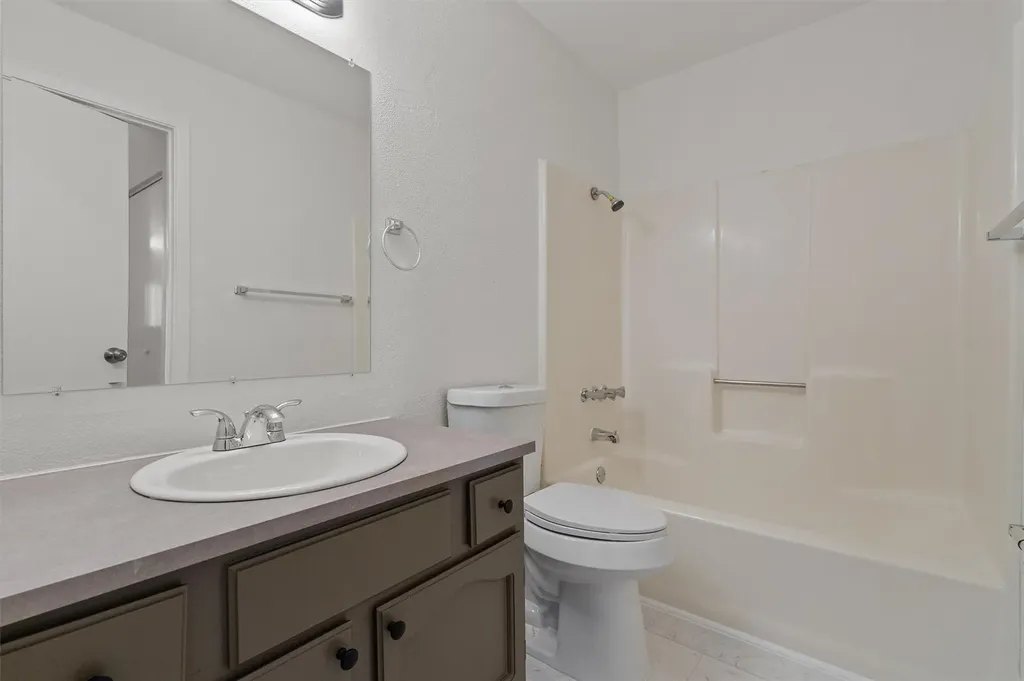 1808 Cinnamon Path Austin TX 78704