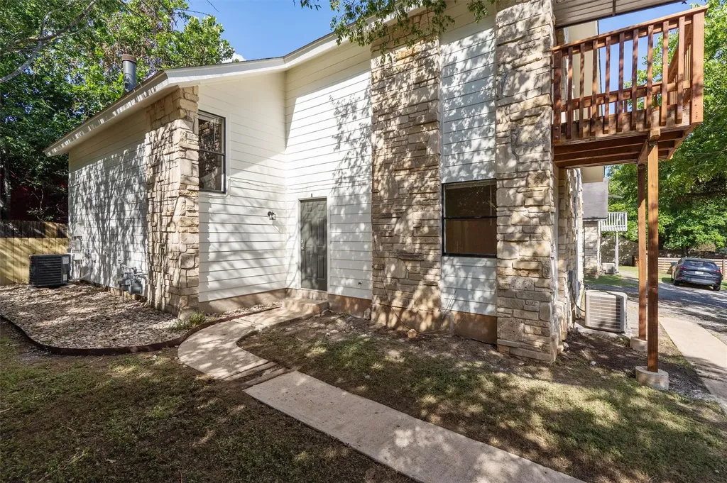 1808 Cinnamon Path Austin TX 78704