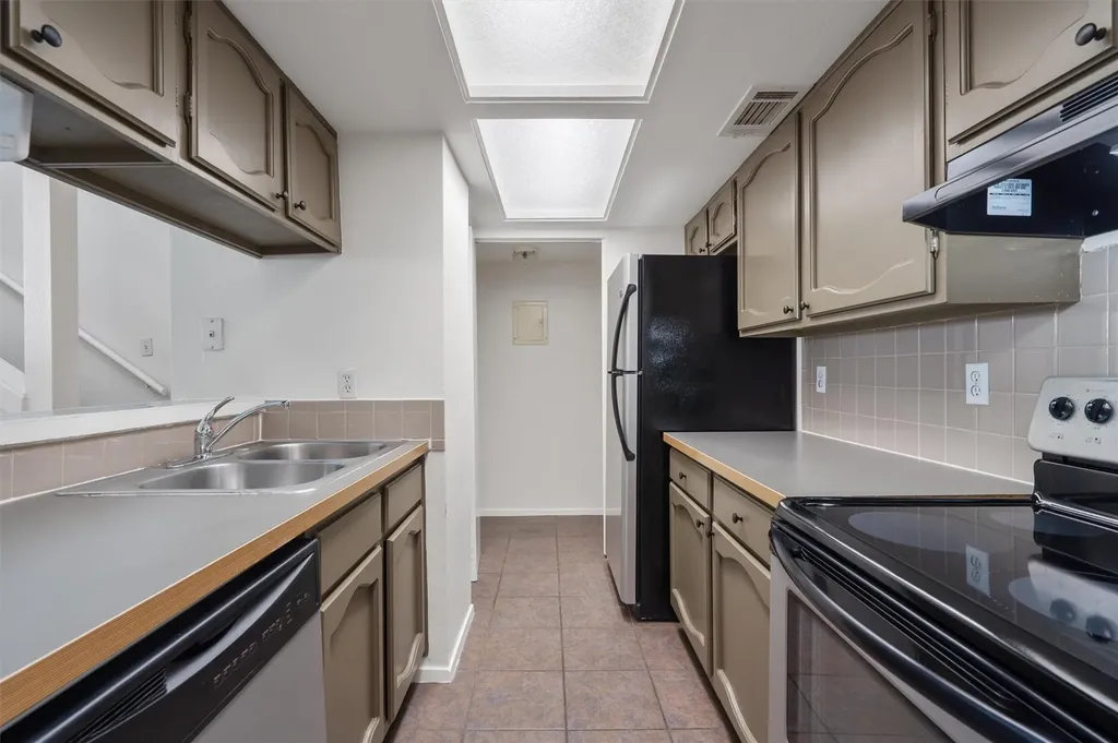 1808 Cinnamon Path Austin TX 78704
