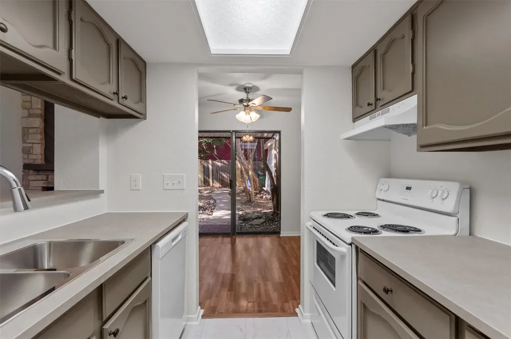 1808 Cinnamon Path Austin TX 78704