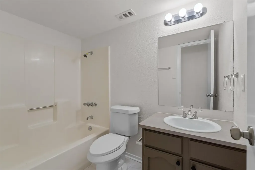 1808 Cinnamon Path Austin TX 78704