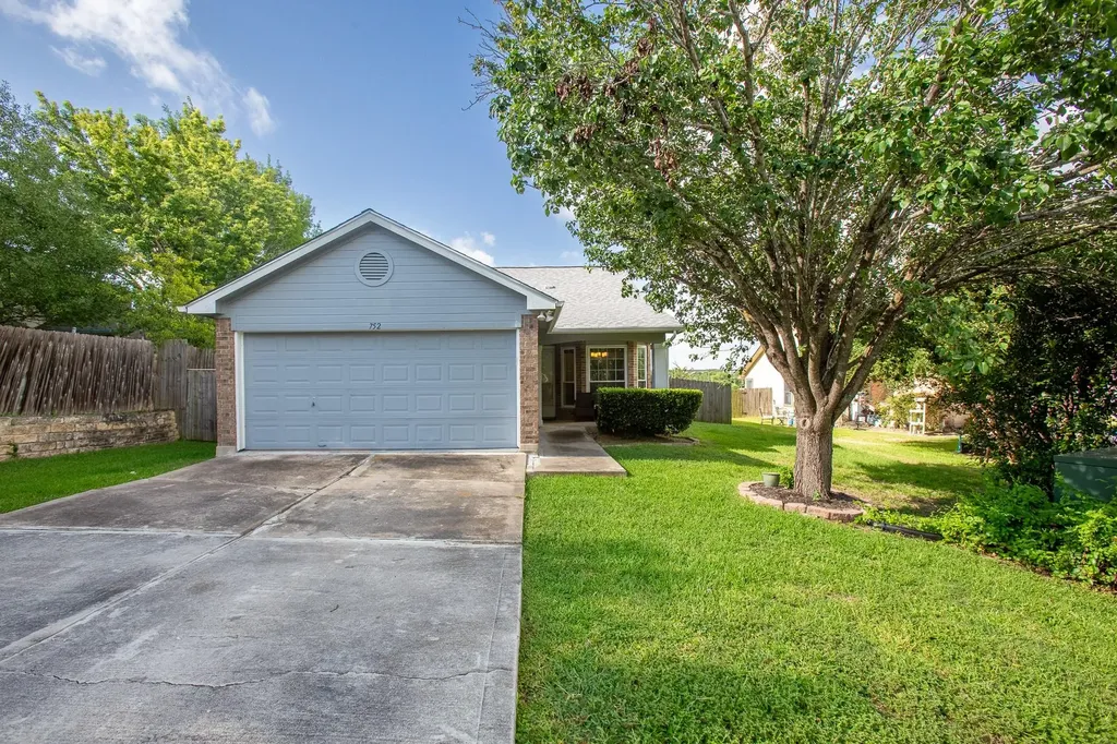 752 Faircrest Drive Buda TX 78610
