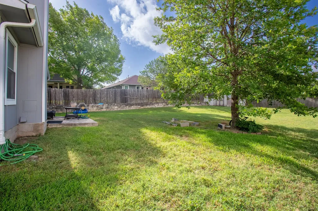 752 Faircrest Drive Buda TX 78610