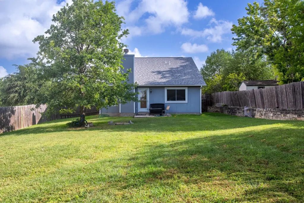 752 Faircrest Drive Buda TX 78610