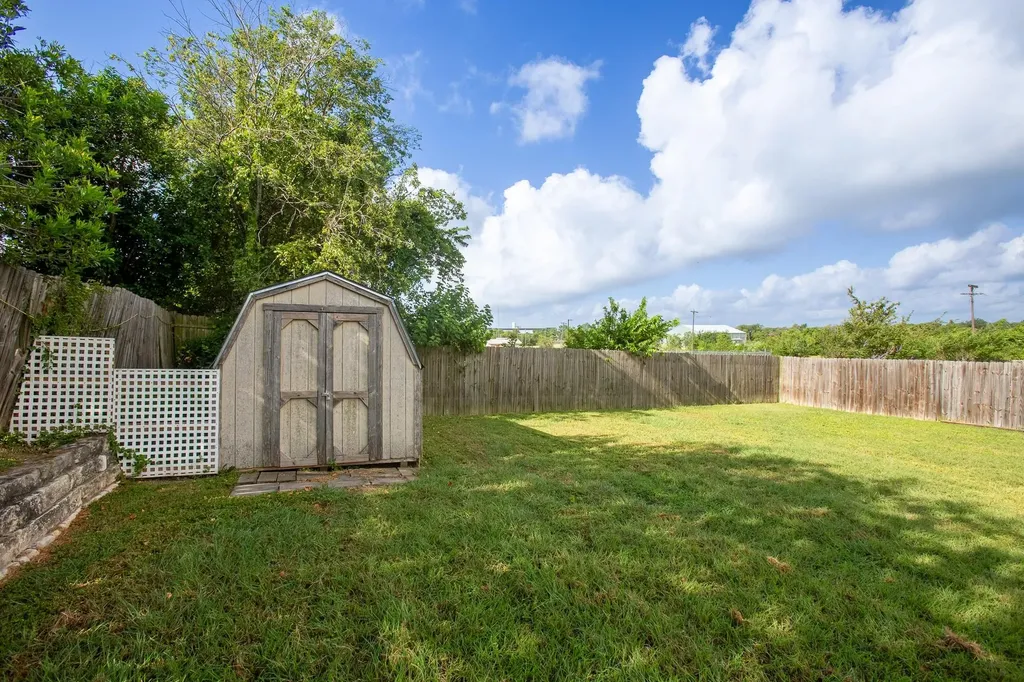 752 Faircrest Drive Buda TX 78610
