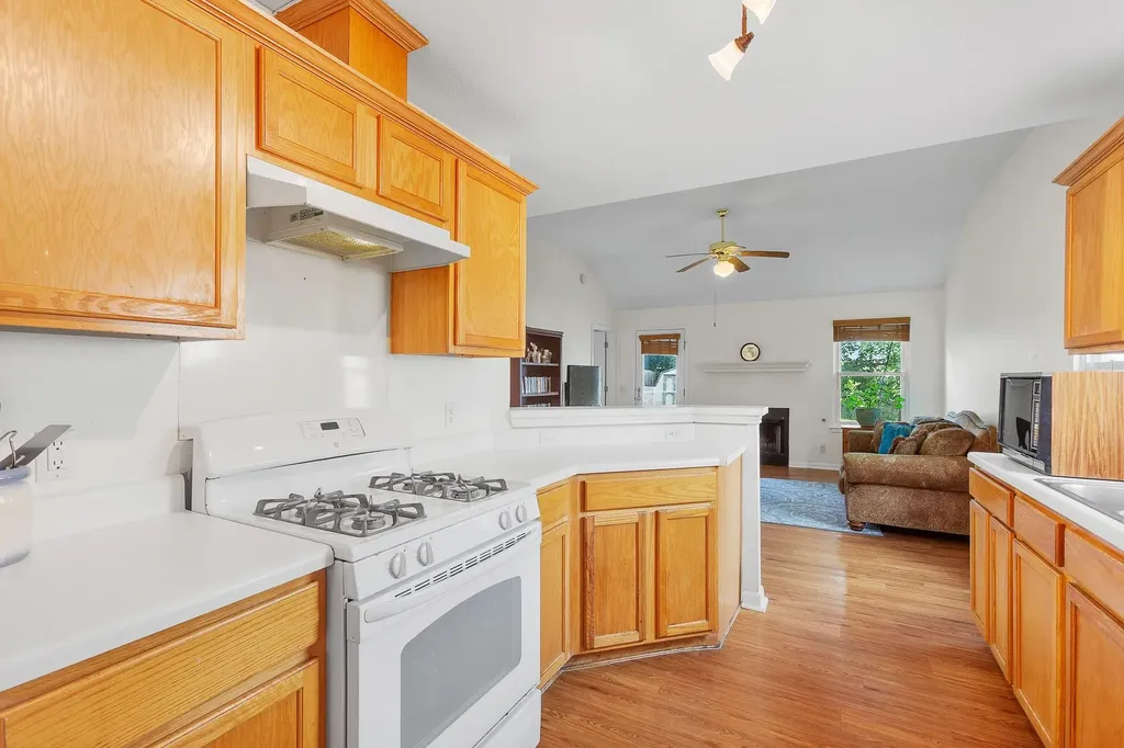 752 Faircrest Drive Buda TX 78610