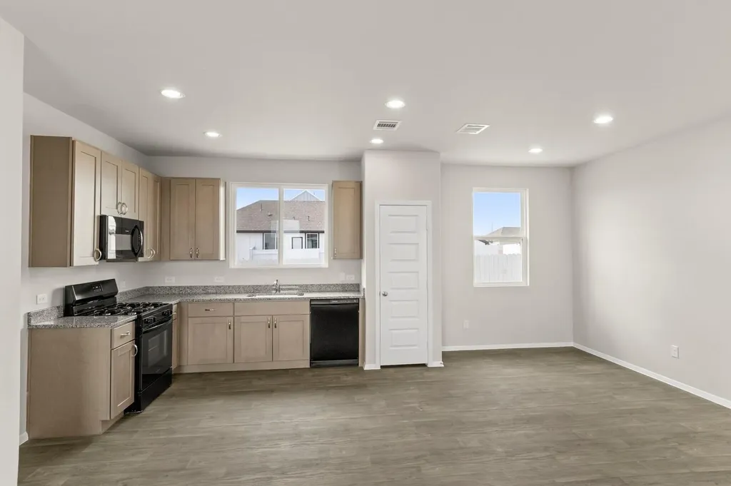 141 Summer Drive Elgin TX 78621