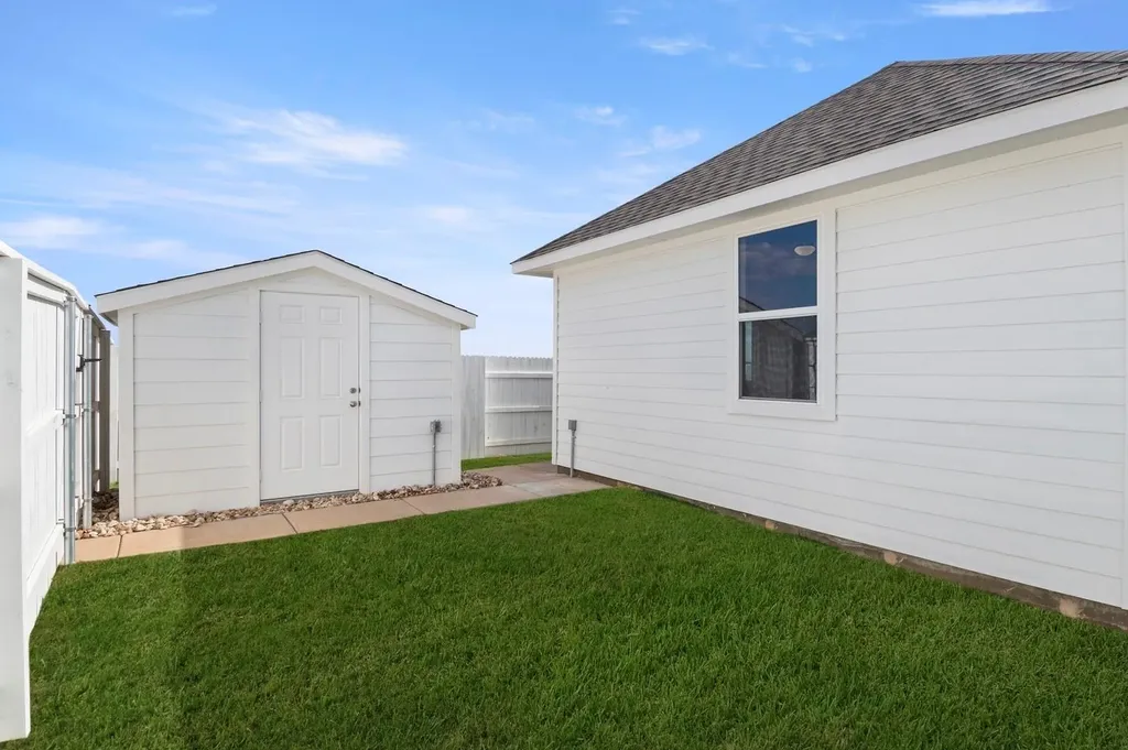 141 Summer Drive Elgin TX 78621