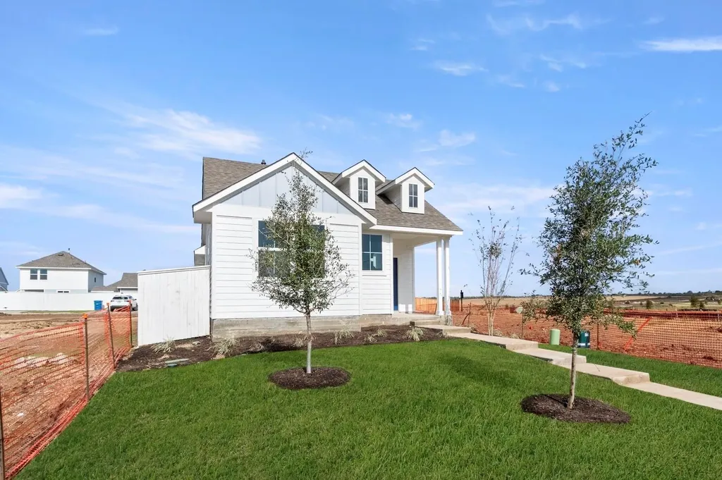 141 Summer Drive Elgin TX 78621