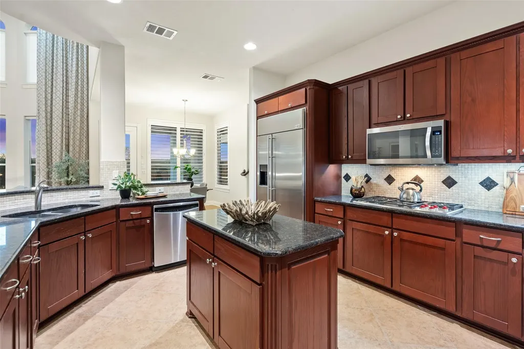 2906 Lakehurst Road Spicewood TX 78669
