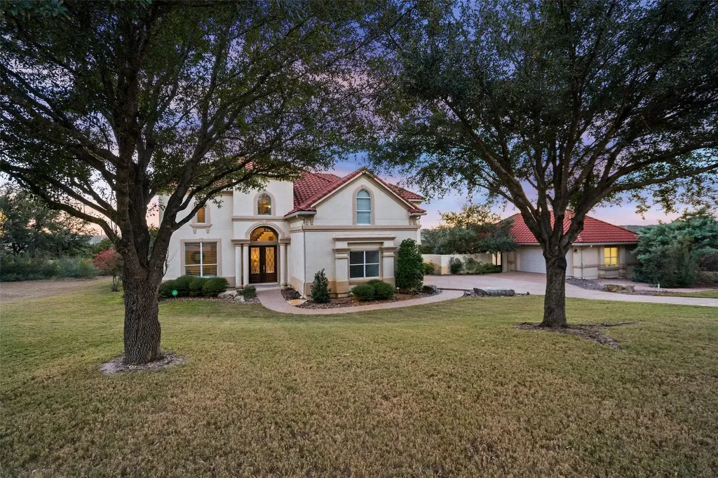 2906 Lakehurst Road Spicewood TX 78669