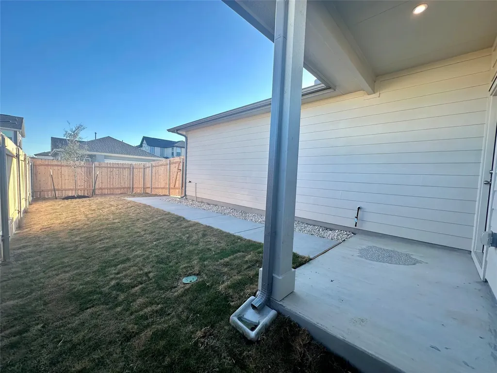 541 Porter Country Parkway Buda TX 78610