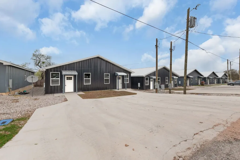 830 Waco Street Kingsland TX 78639