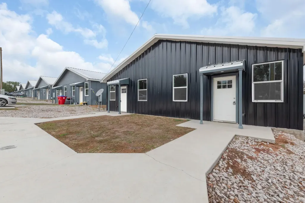 830 Waco Street Kingsland TX 78639