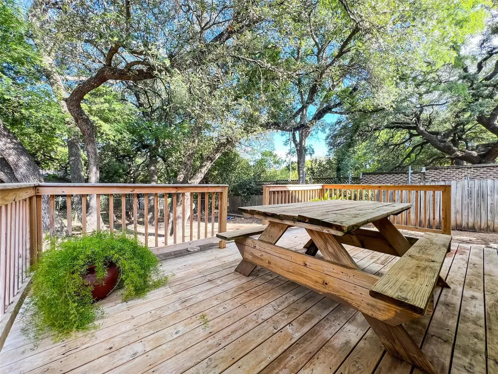 12004 Thompkins Drive Austin TX 78753