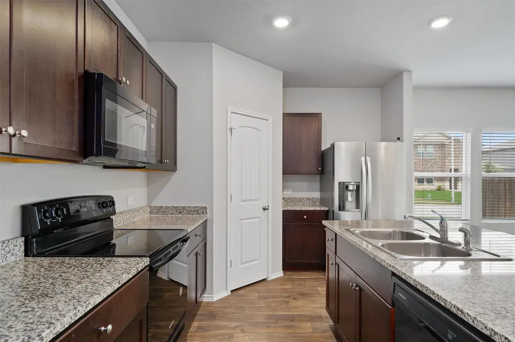 6121 Ronee Leah Drive Austin TX 78724