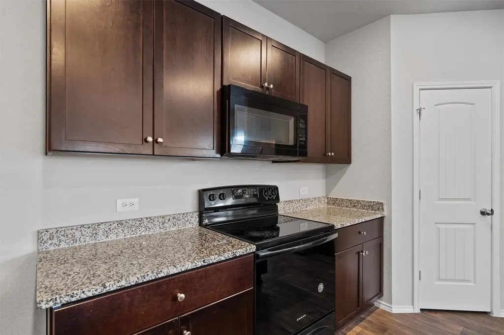 6121 Ronee Leah Drive Austin TX 78724