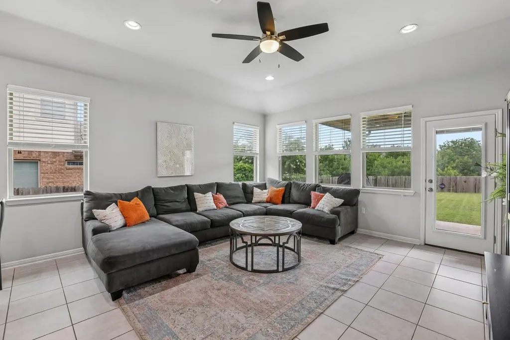 6801 Banff Cove Austin TX 78754