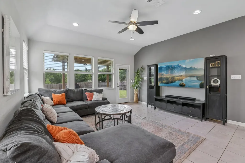 6801 Banff Cove Austin TX 78754