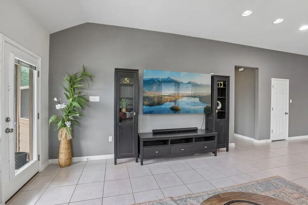 6801 Banff Cove Austin TX 78754