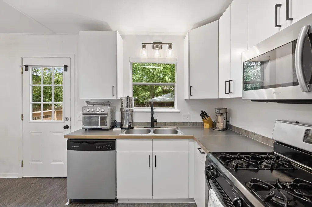1717 Bluebonnet Lane Austin TX 78704