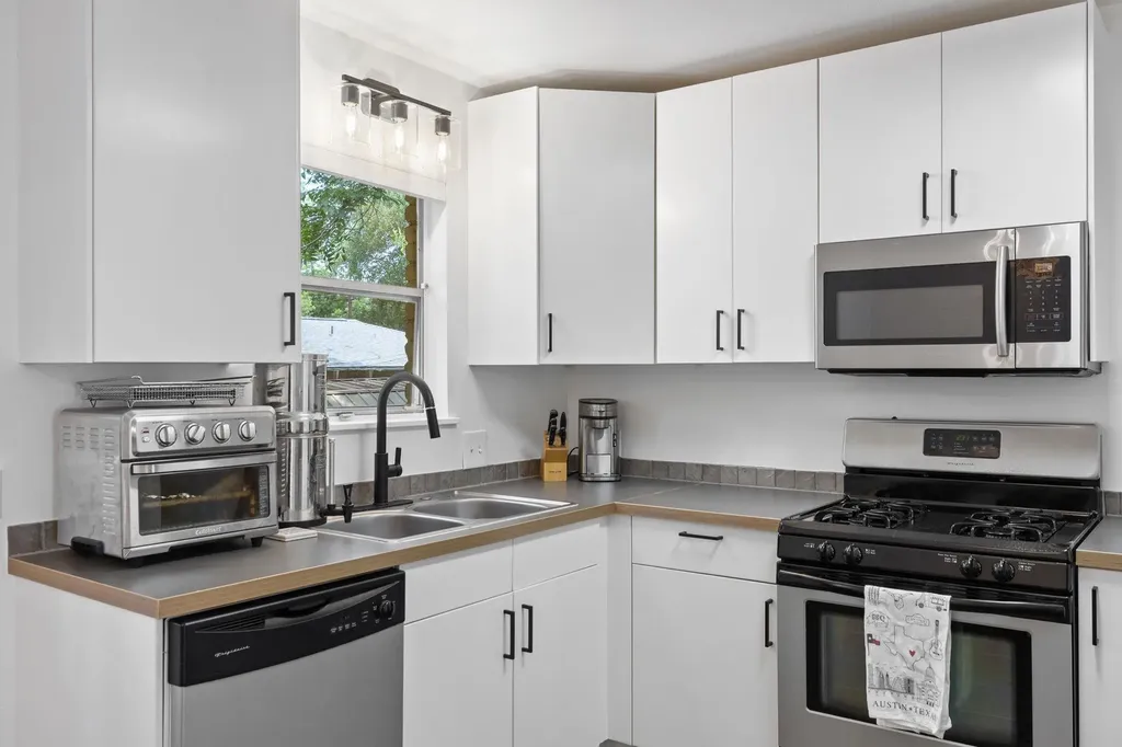 1717 Bluebonnet Lane Austin TX 78704