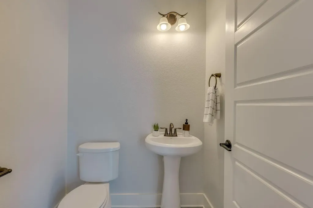 2009 Sager Drive Austin TX 78741