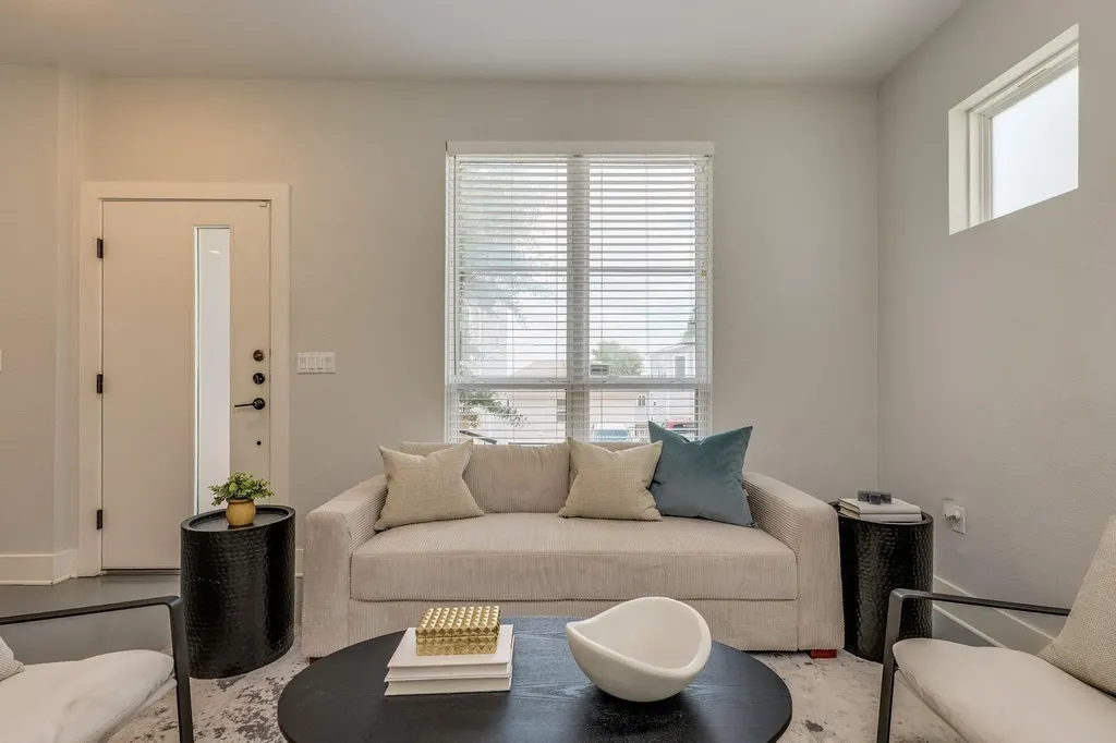 2009 Sager Drive Austin TX 78741
