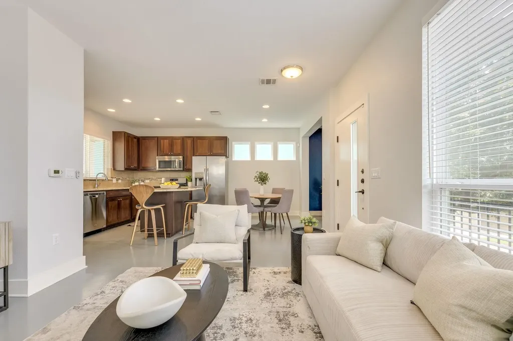 2009 Sager Drive Austin TX 78741