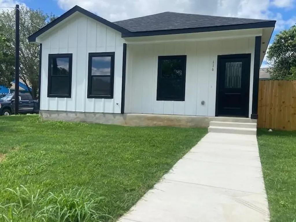 116 Field Street Luling TX 78648