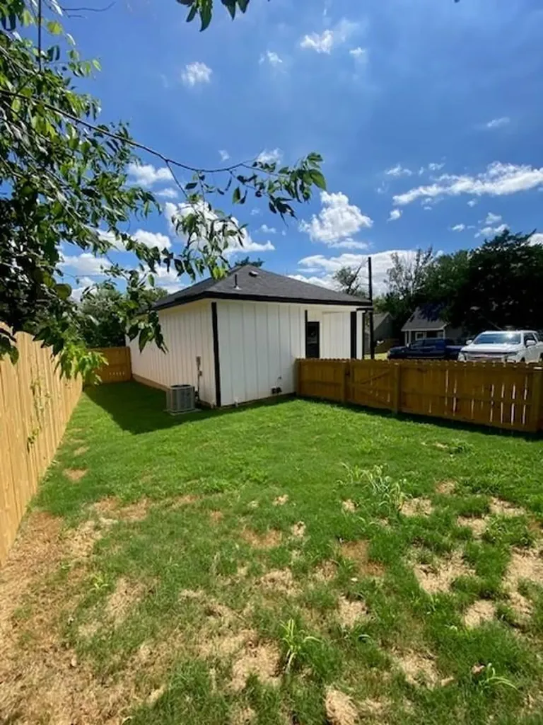 116 Field Street Luling TX 78648