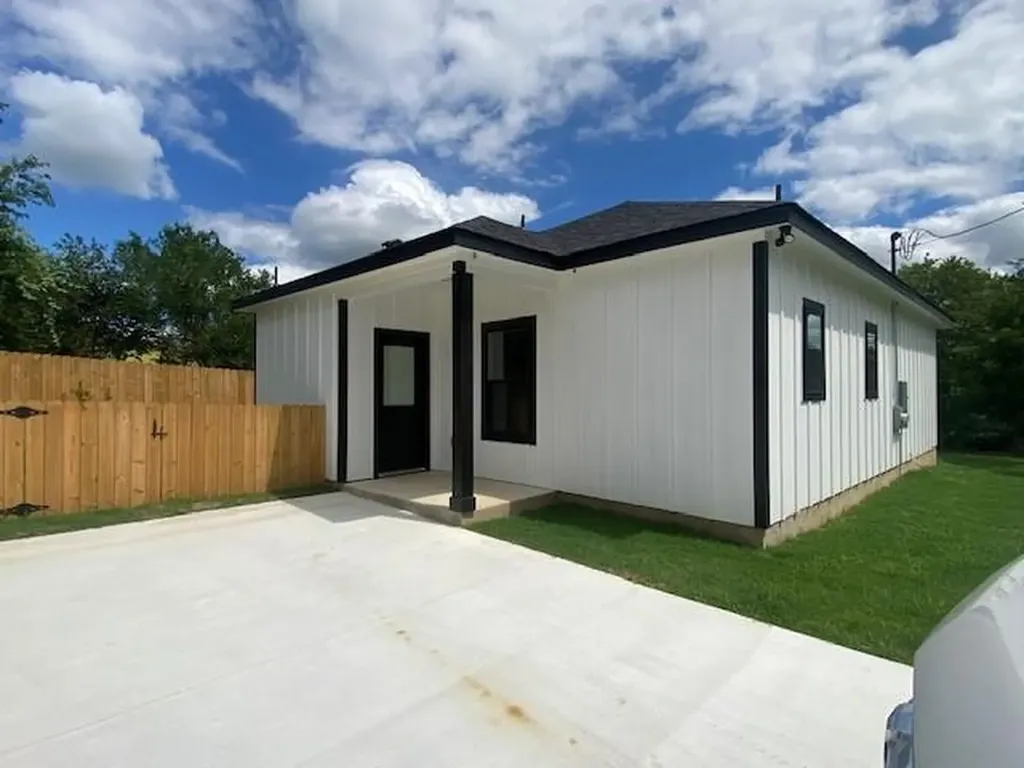 116 Field Street Luling TX 78648