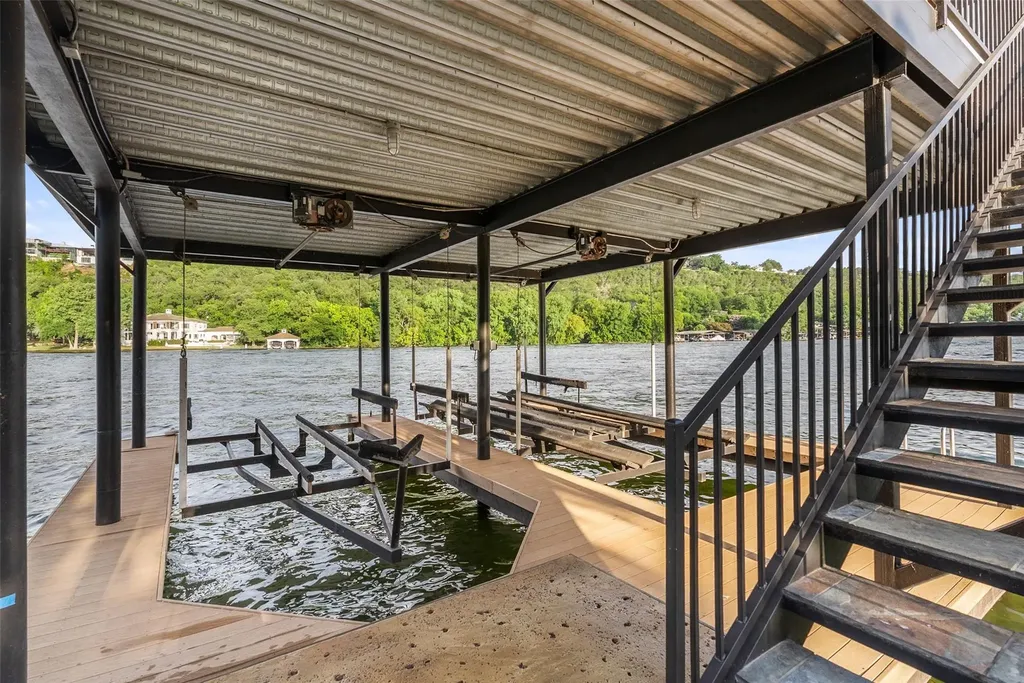6901 Greenshores Drive Austin TX 78730