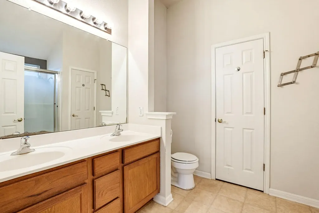 196 Langely Kyle TX 78640