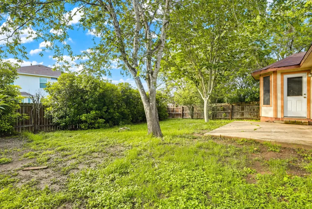 196 Langely Kyle TX 78640