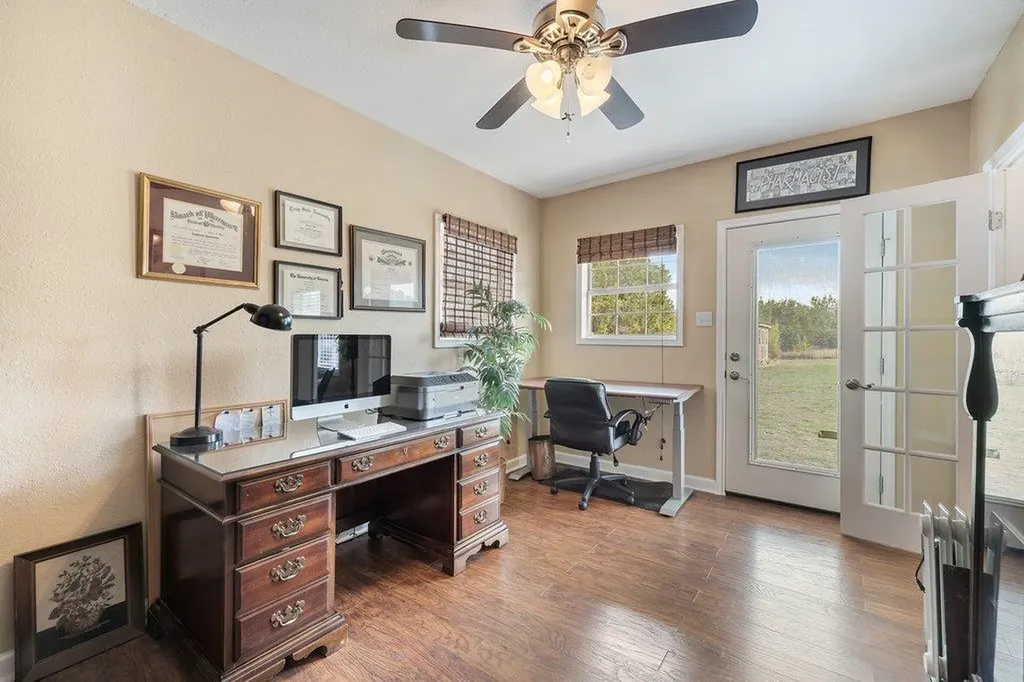 911 Oak Meadow Drive Dripping Springs TX 78620
