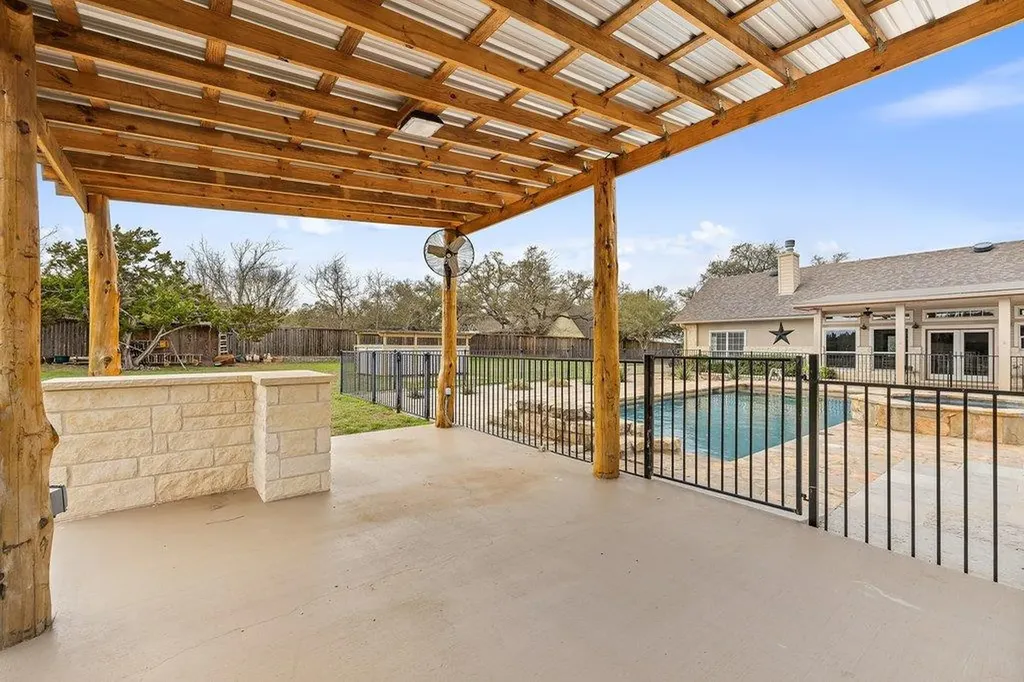 911 Oak Meadow Drive Dripping Springs TX 78620