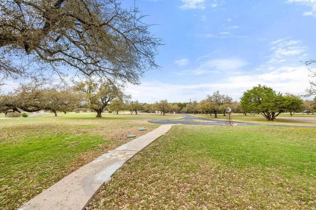 911 Oak Meadow Drive Dripping Springs TX 78620