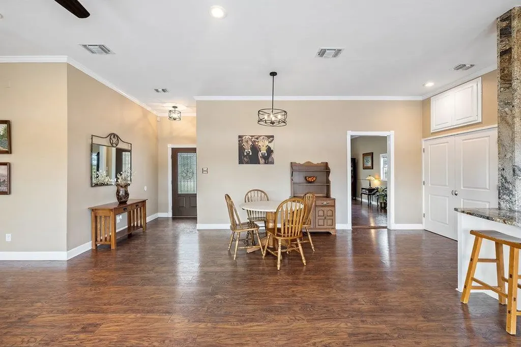 911 Oak Meadow Drive Dripping Springs TX 78620