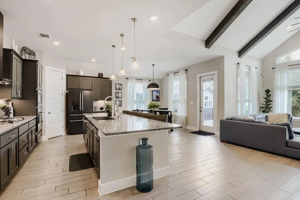 808 Craven Hill Lane Leander TX 78641