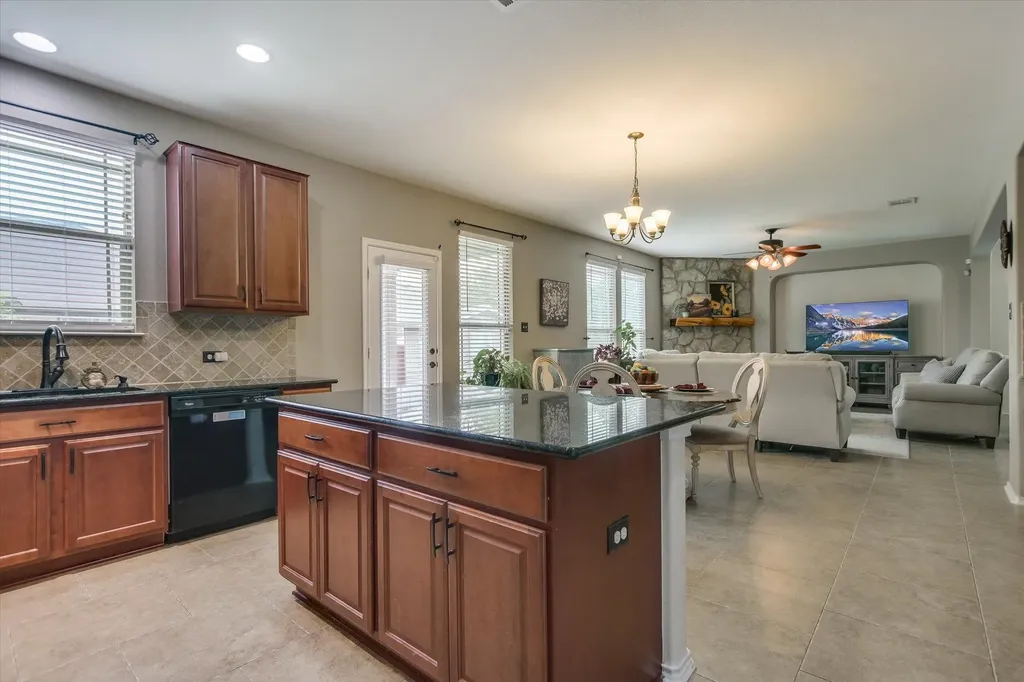 112 Pauline Cove Kyle TX 78640