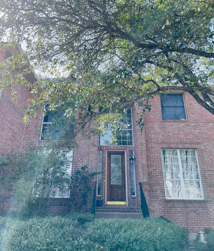 10201 Spicewood Mesa Austin TX 78759