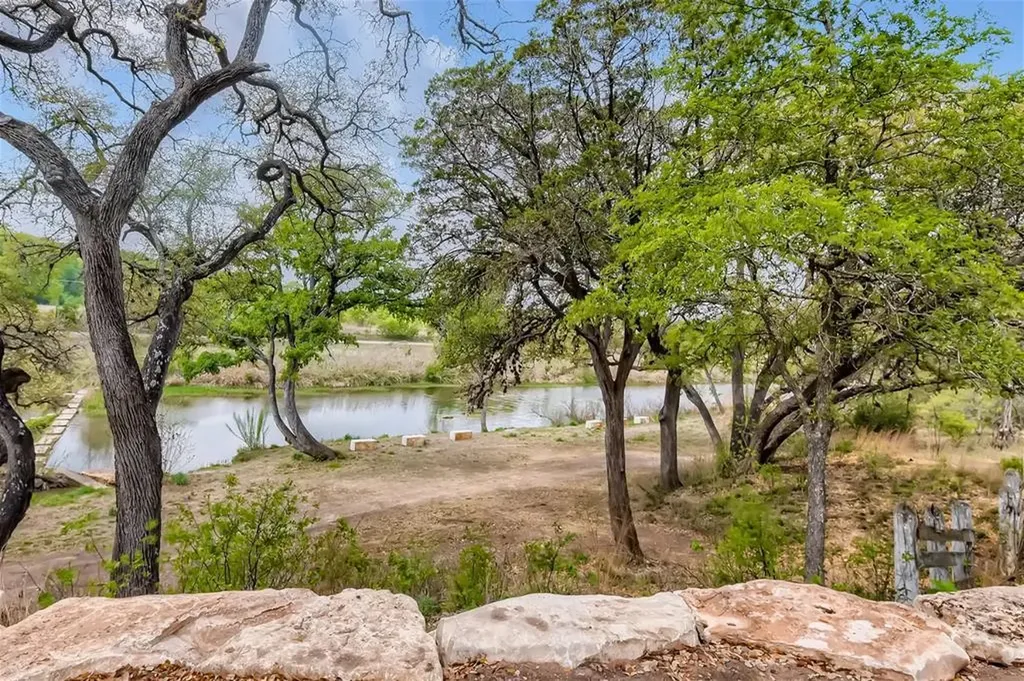 269 Pink Granite Boulevard Dripping Springs TX 78620