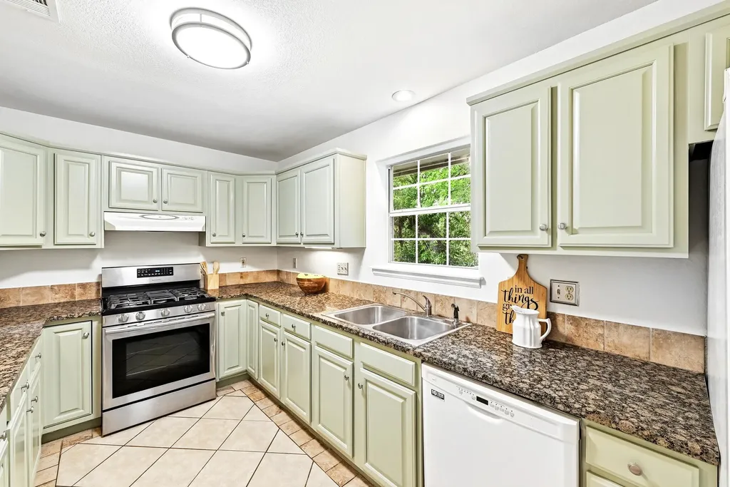 2405 Bahama Road Austin TX 78733